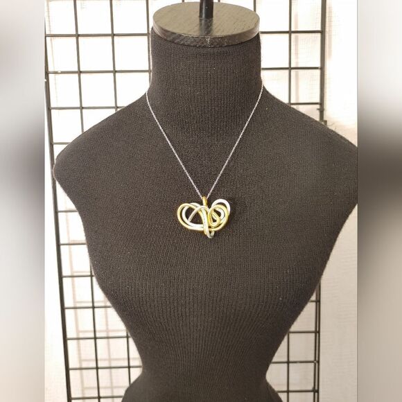 WOMEN'S 2 TONE INTERLOCKING CIRCLE PENDANT NECKLACE. - Picture 1 of 4